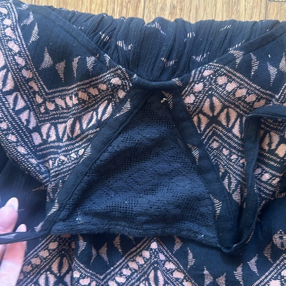 Free People (cut the tag out) babydoll top with dark brown Aztec print - Picture 4 of 5